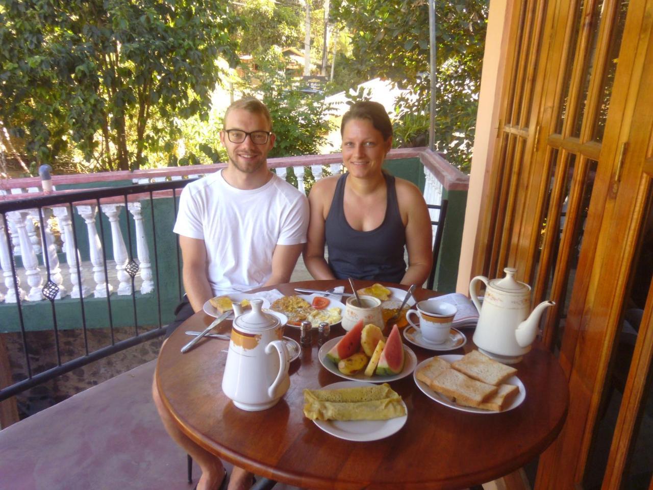 Jasmine Garden Inn Ella Exteriör bild